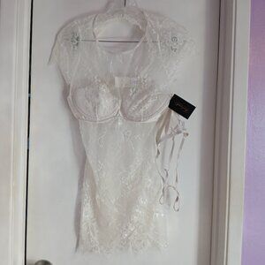Frederick's of Hollywood Women's Ophelia Delicate Lace Chemise and G Str…